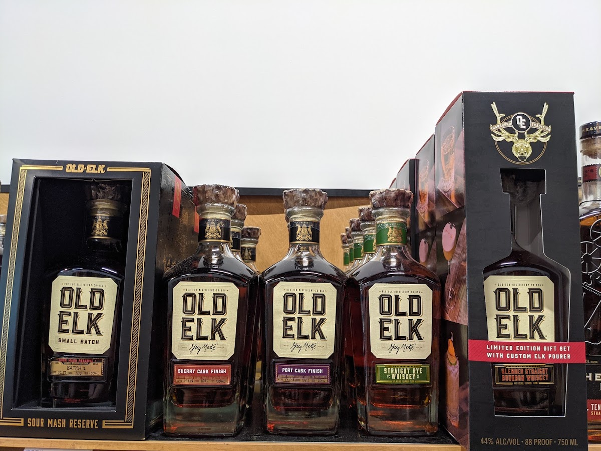 Amelia Liquors - North Store Photo 2