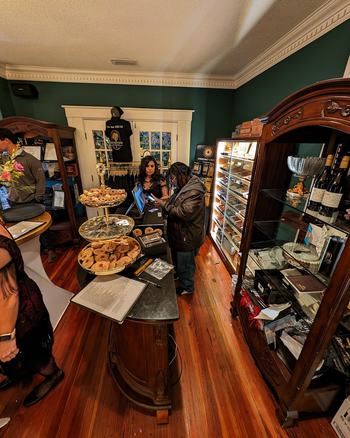 Ash Street Cigar Parlor Photo 4