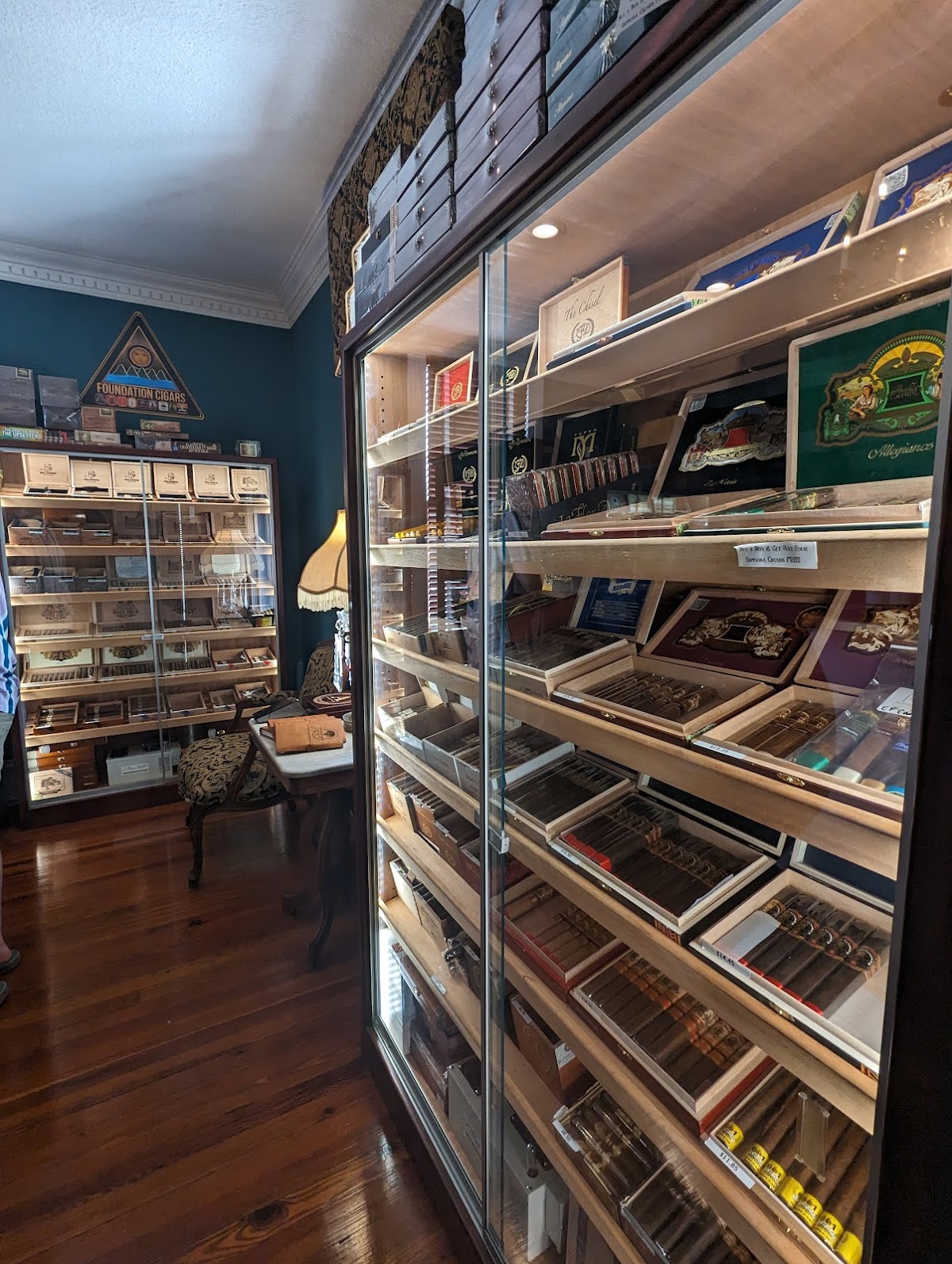 Ash Street Cigar Parlor Photo 8
