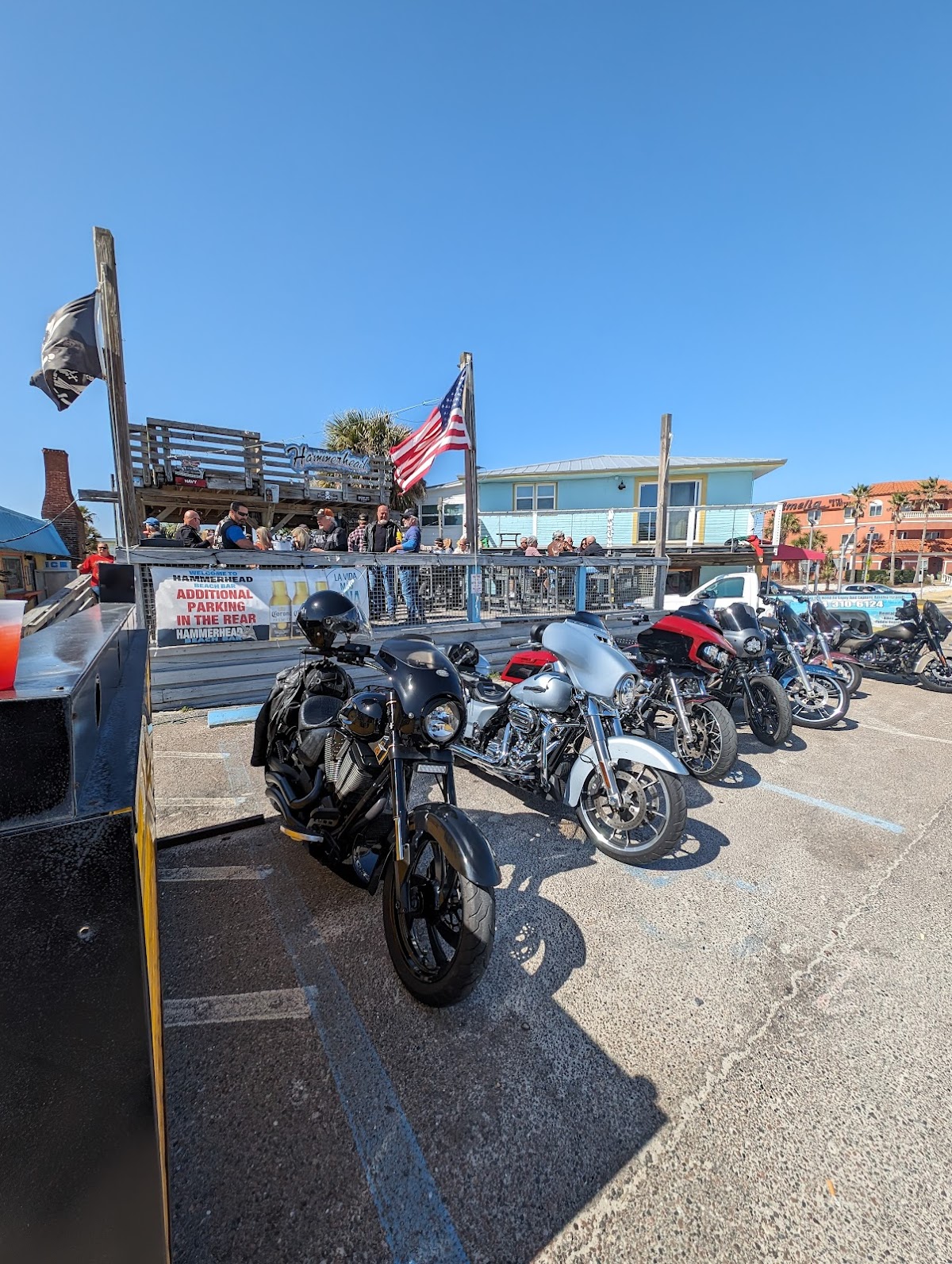 Hammerhead Beach Bar Photo 4