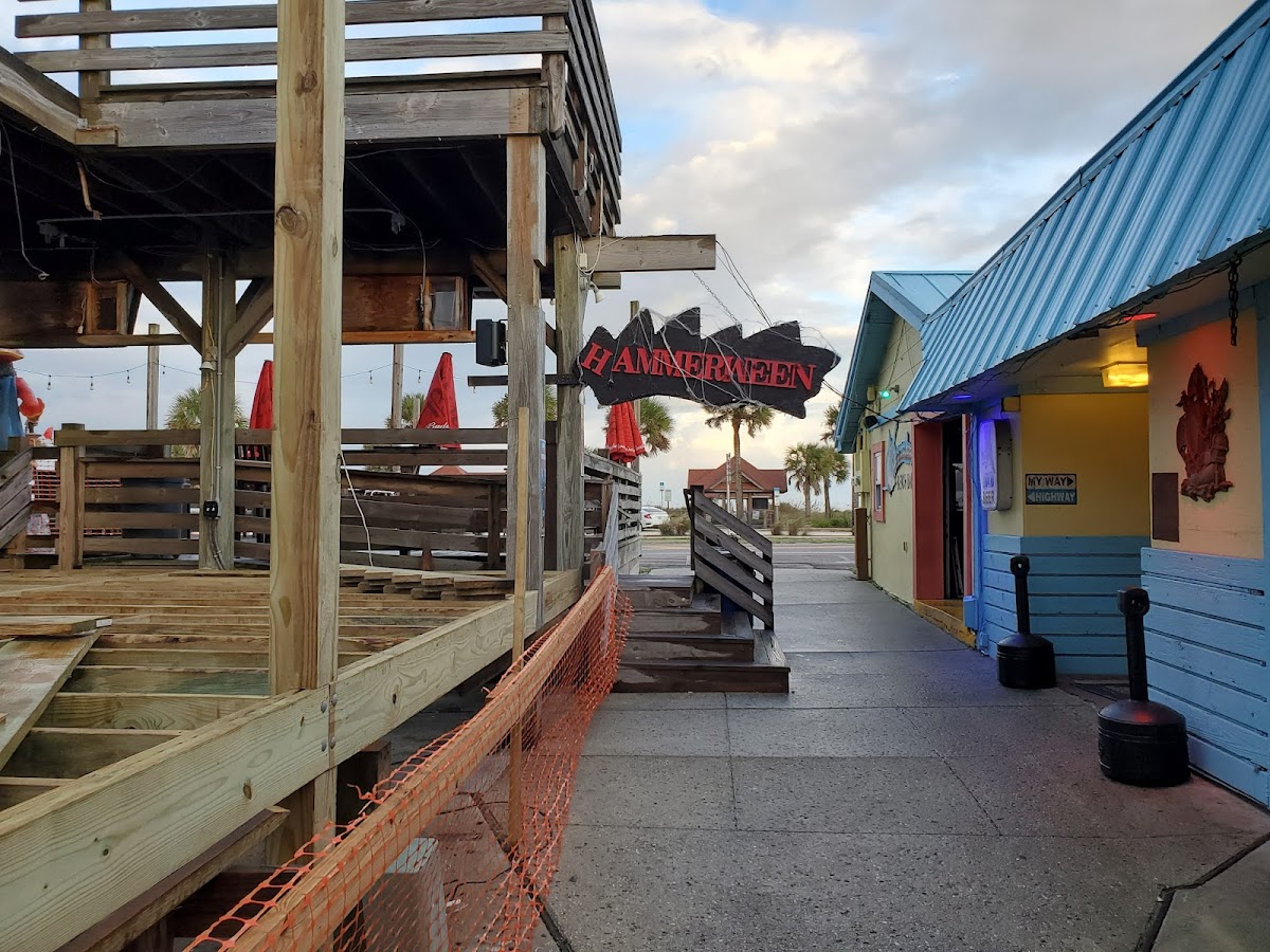 Hammerhead Beach Bar Photo 6