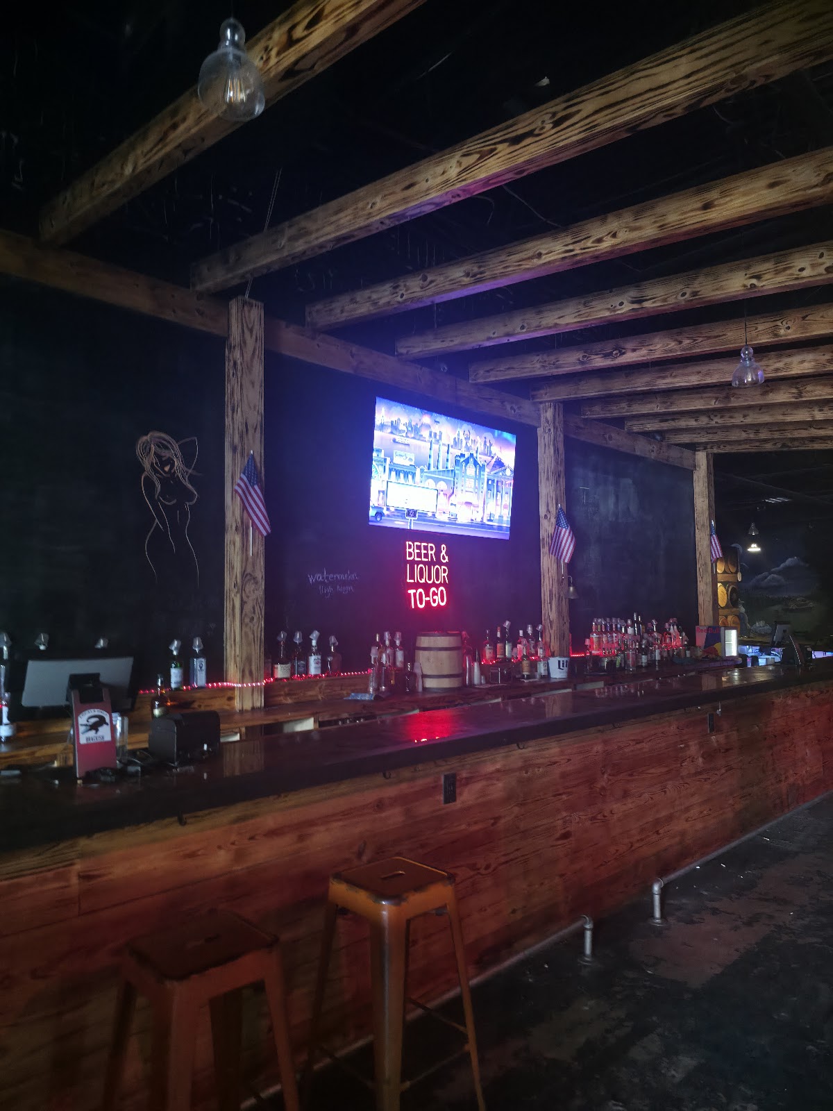 Locals Cocktail Lounge Photo 2