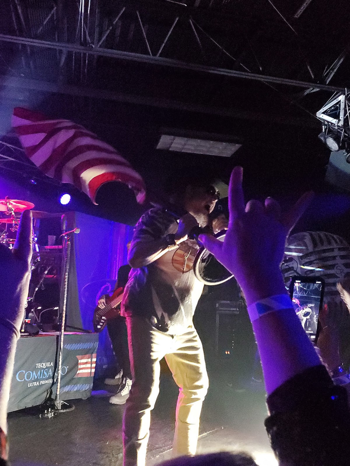 Locals Cocktail Lounge Photo 9