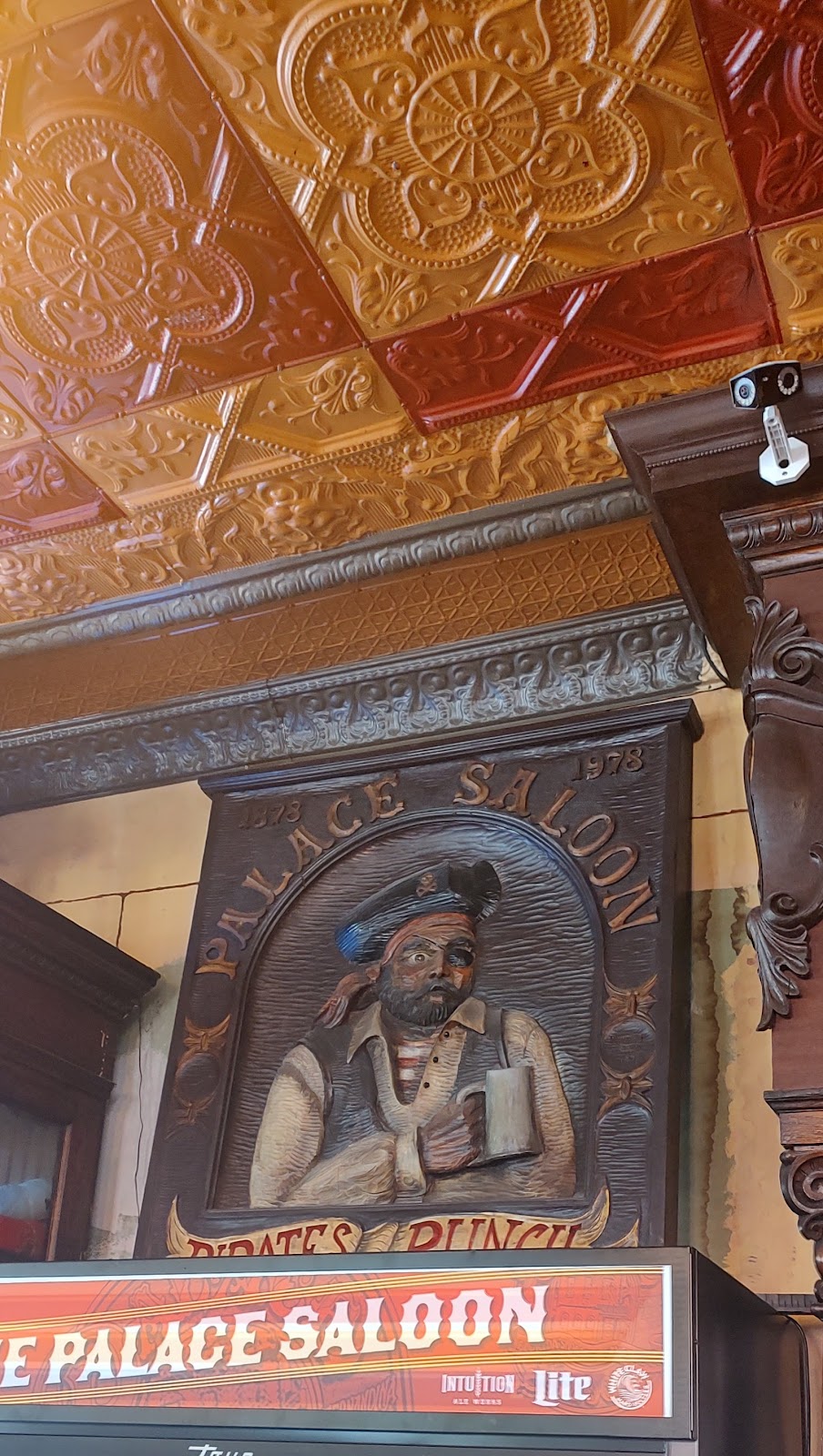 Palace Saloon Photo 7