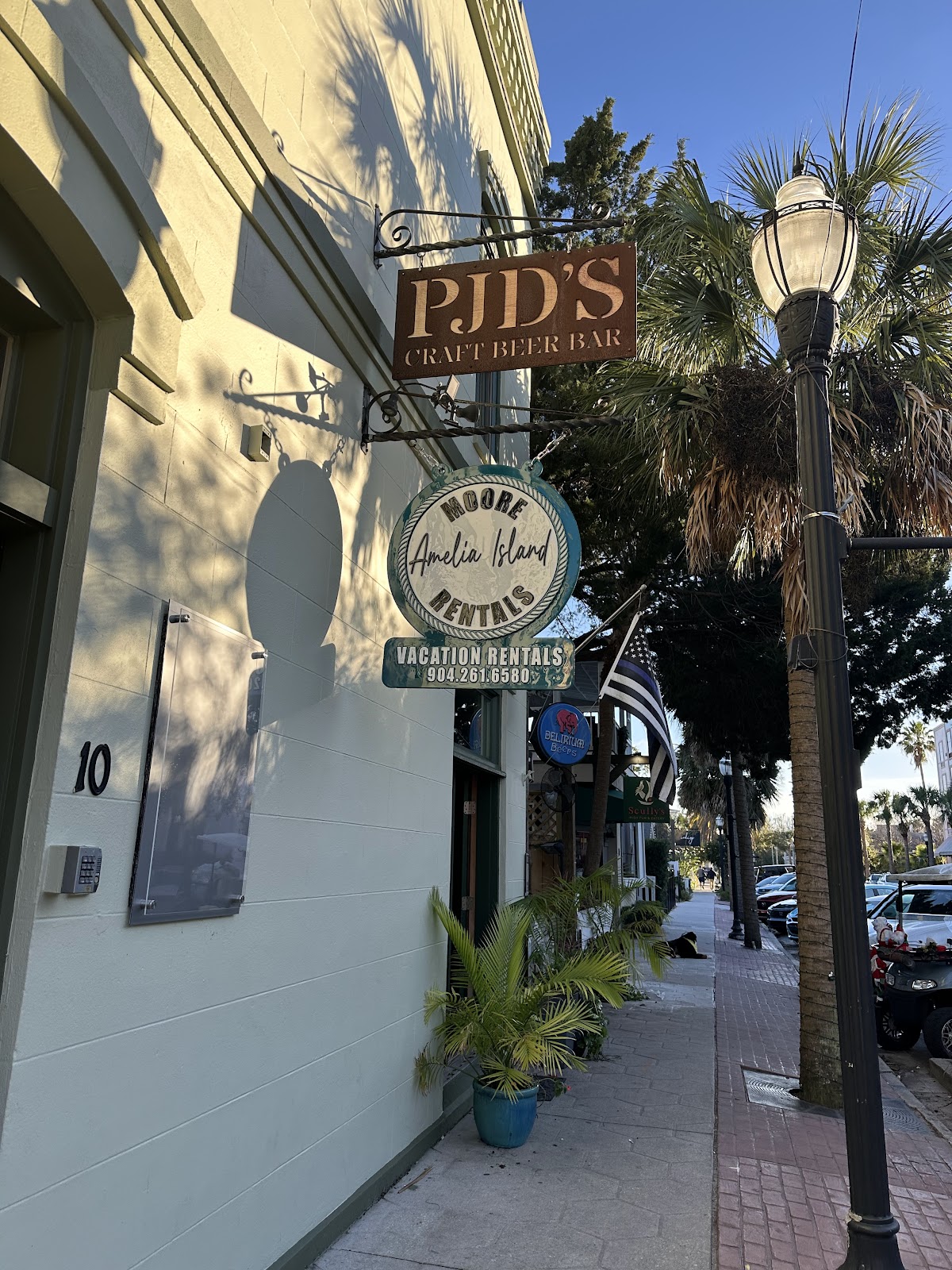 PJD'S Beer & Wine Garden Photo 3