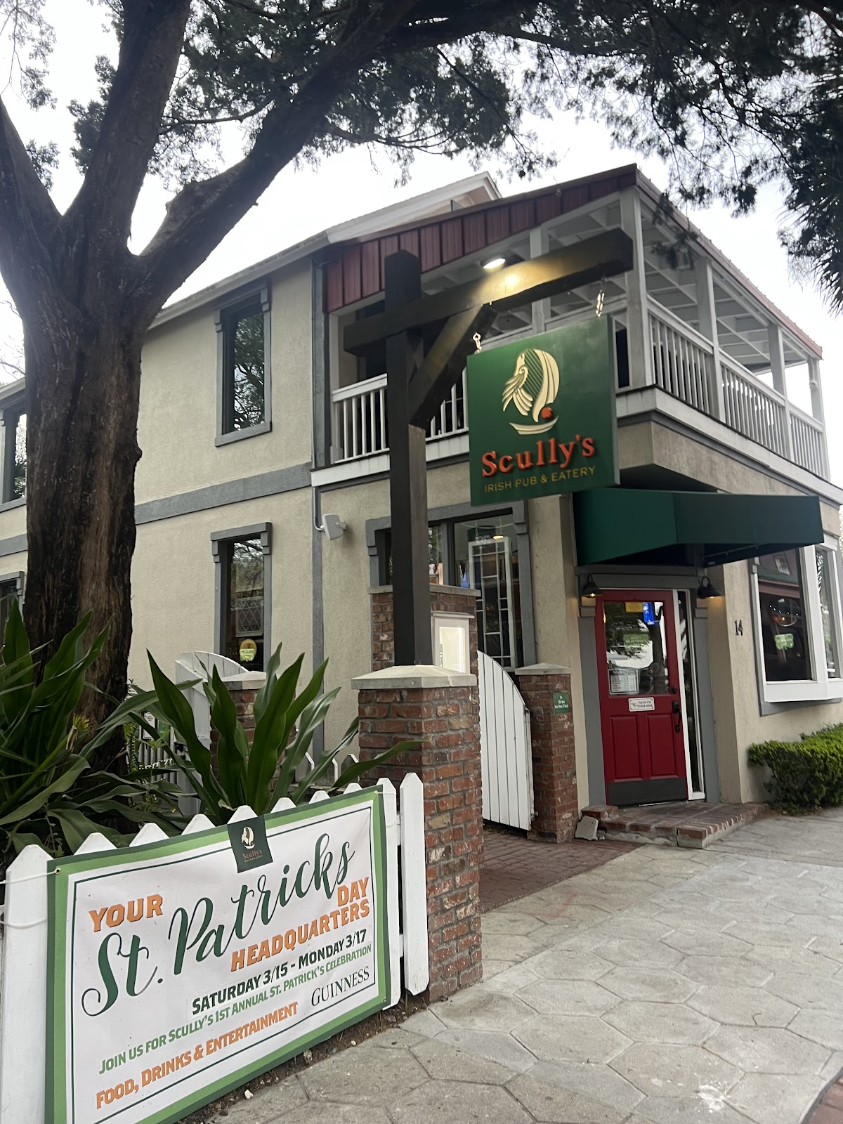 Scully's Irish Pub & Eatery