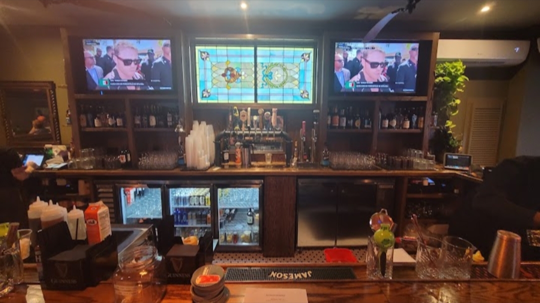 Scully's Irish Pub & Eatery Photo 2