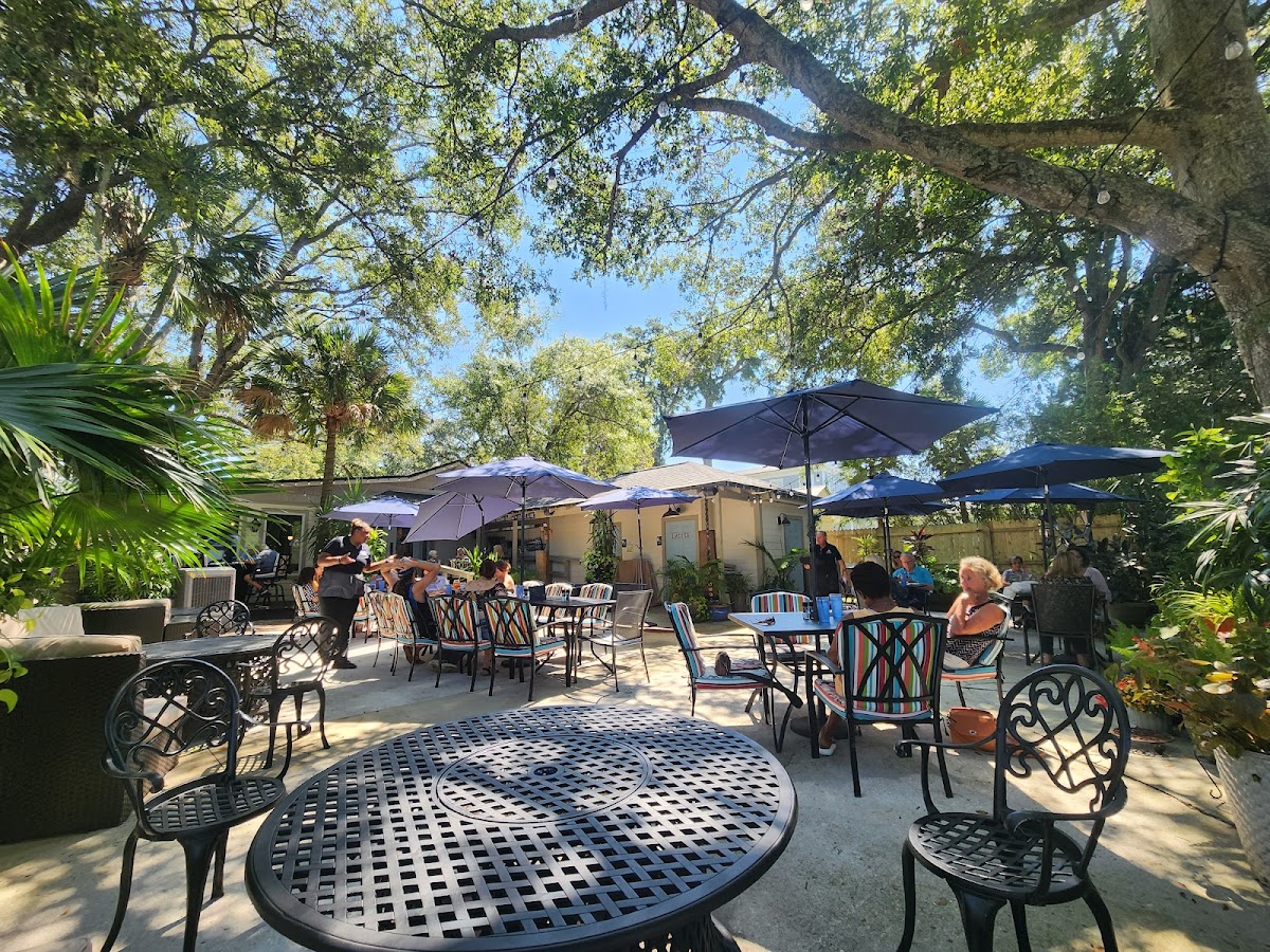 The Patio at 5th and Ash Restaurant Photo 0