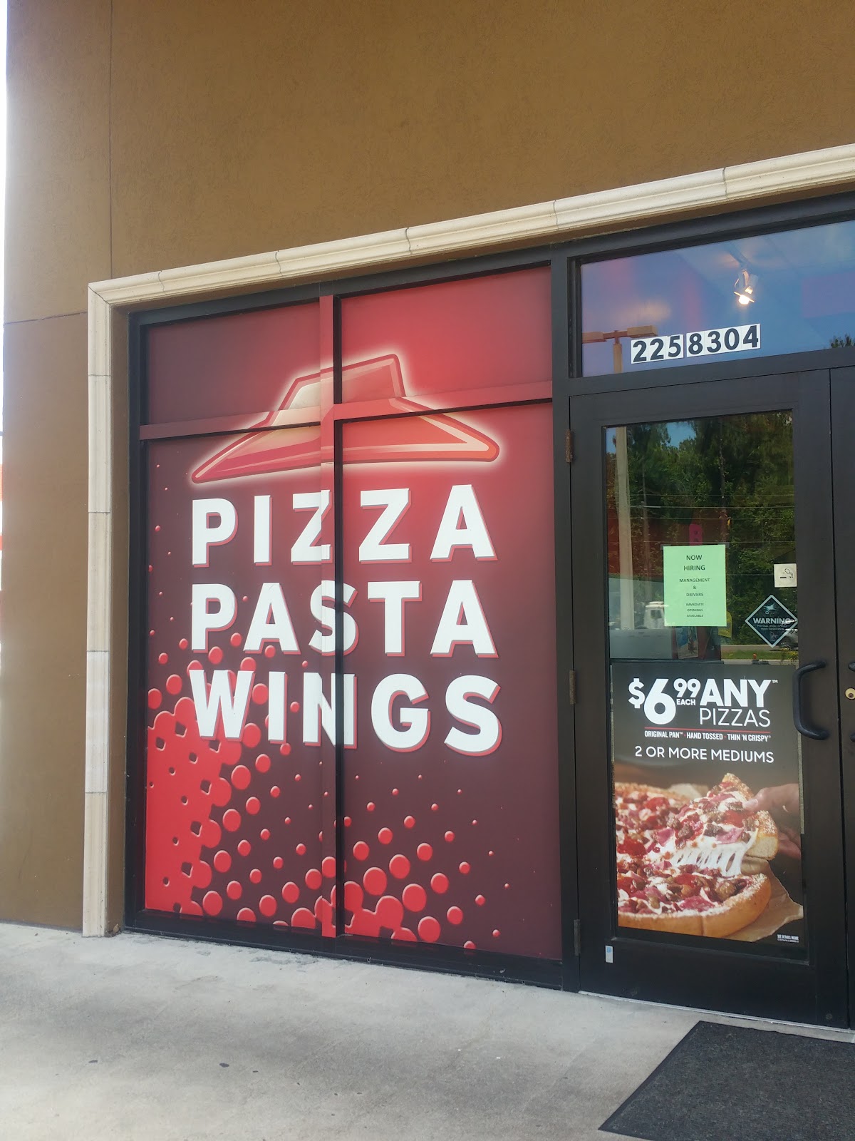 Pizza Hut Photo 4