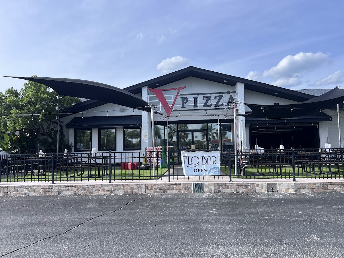 V Pizza Photo 5