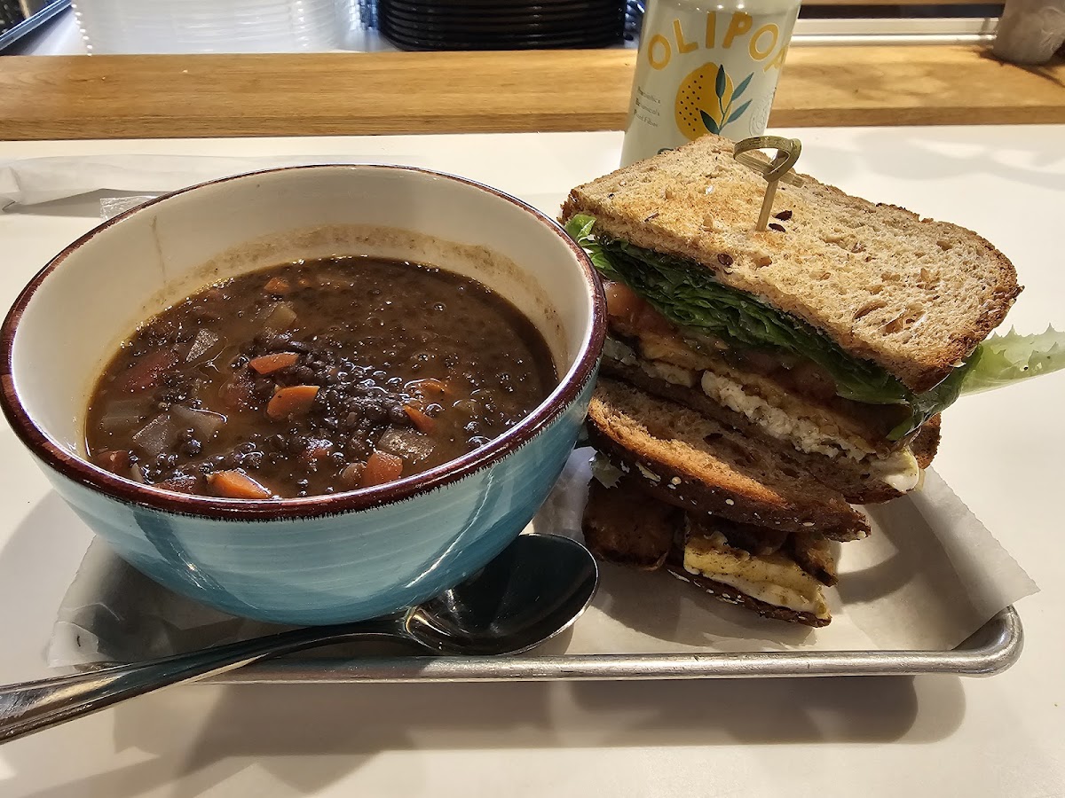 Amelia Fresh Café Photo 6