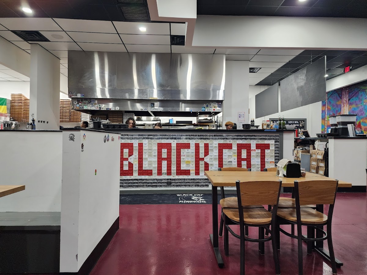 Black Cat Pizzeria Photo 4