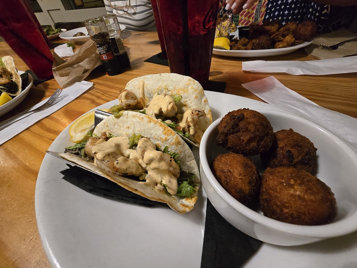 Down Under Restaurant Photo 2