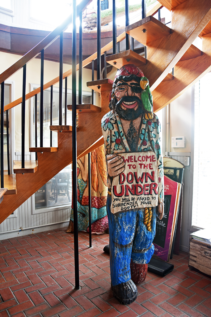 Down Under Restaurant Photo 8