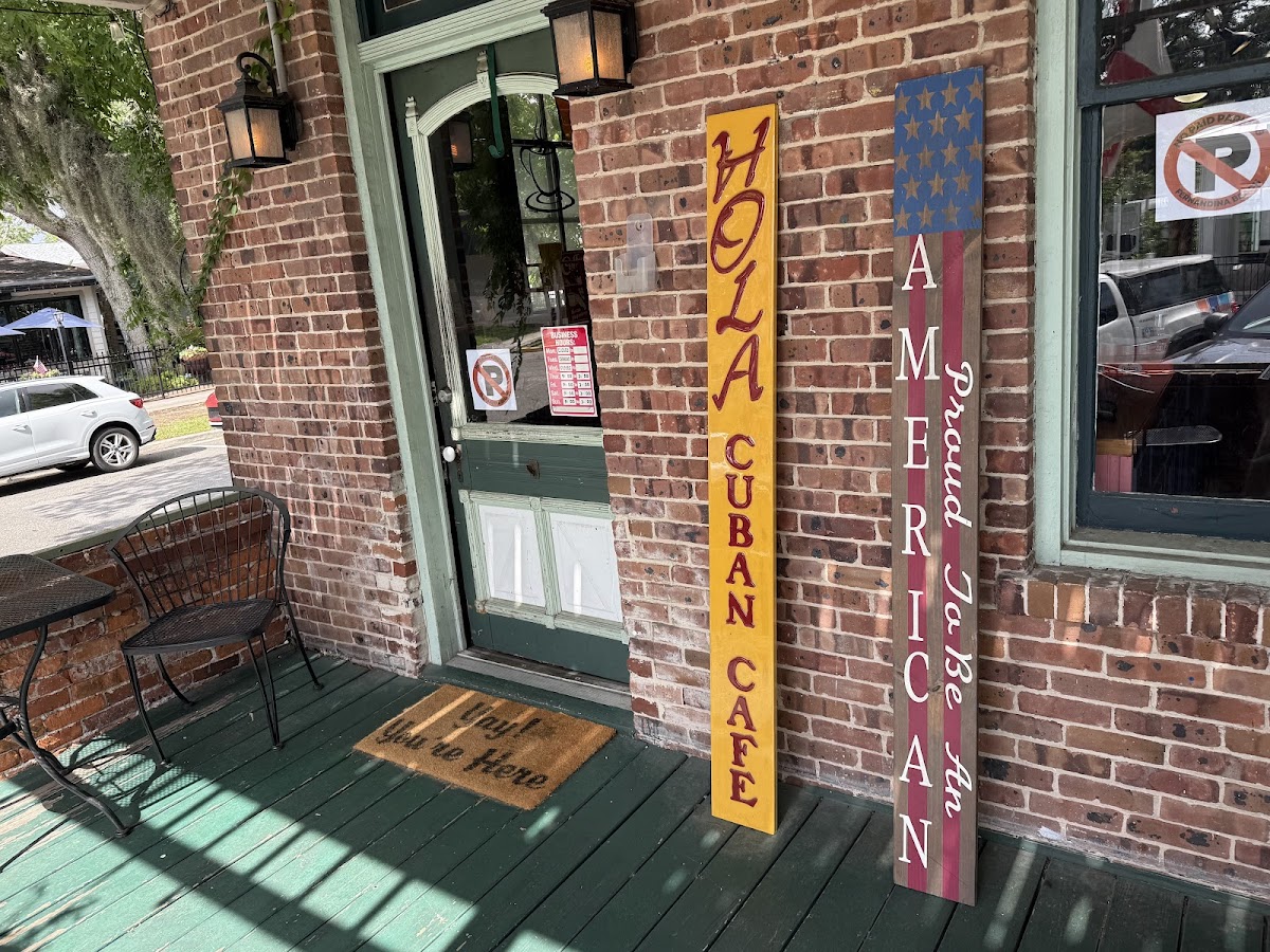 Hola Cuban Cafe Photo 8