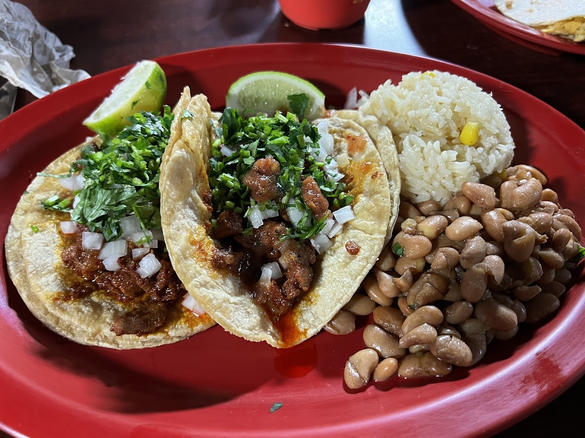 La Sureña Restaurant & Store Photo 2