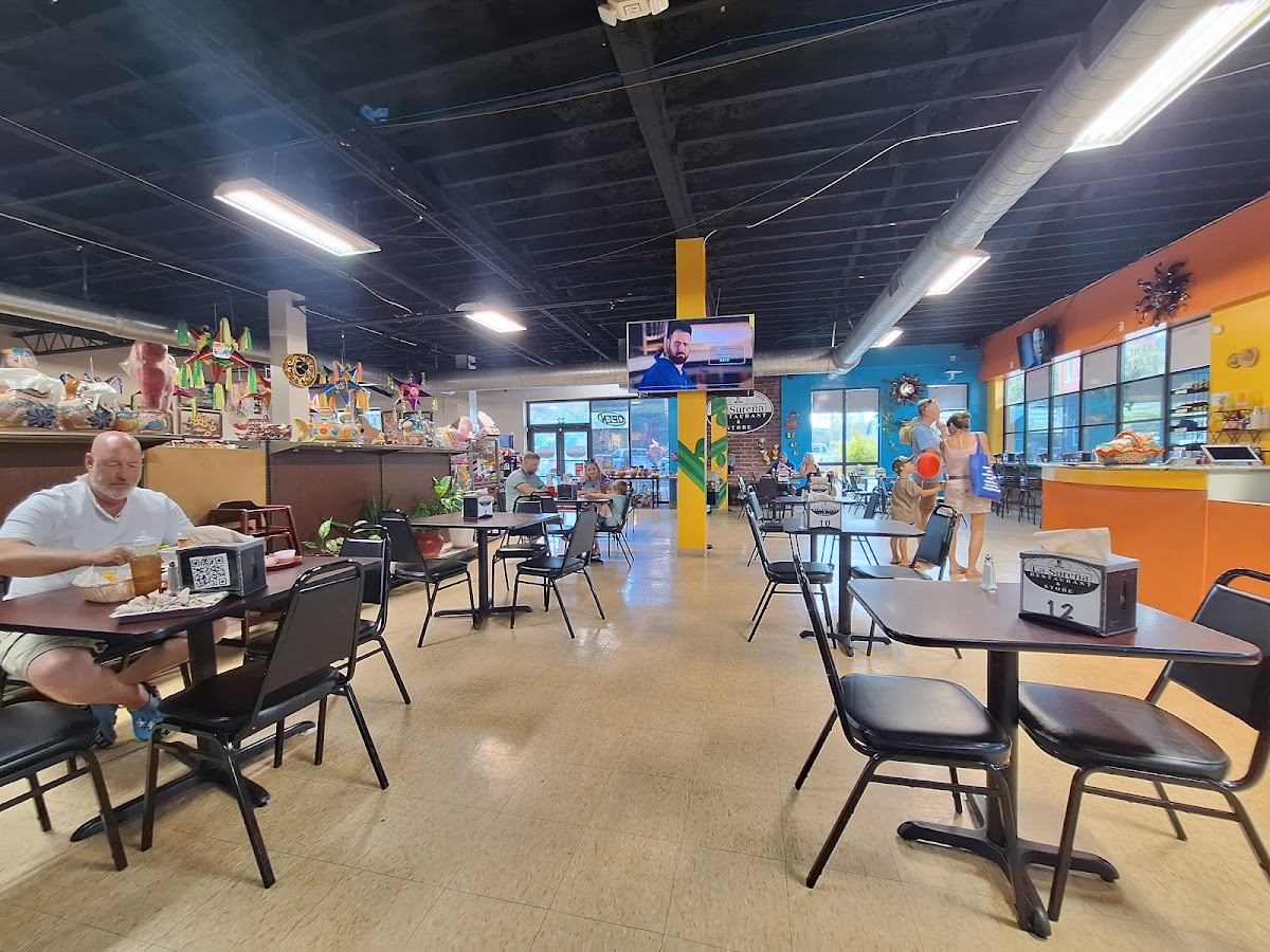 La Sureña Restaurant & Store Photo 7