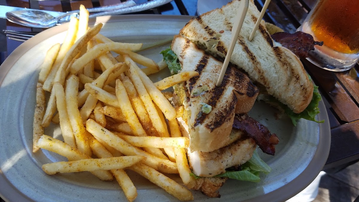 Marsh View Bar & Grill Photo 7