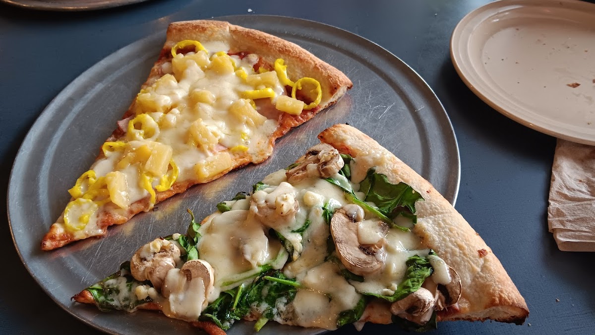 Moon River Pizza Photo 1