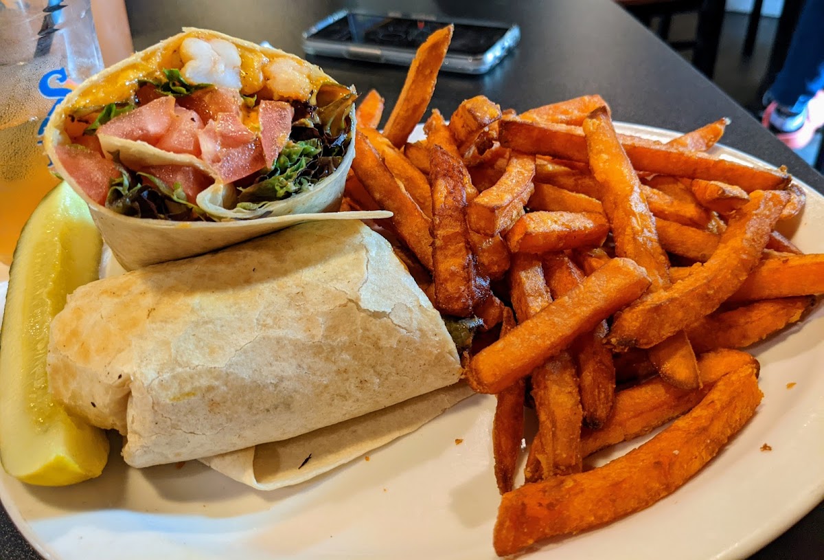 Salty Pelican Bar & Grill Photo 1