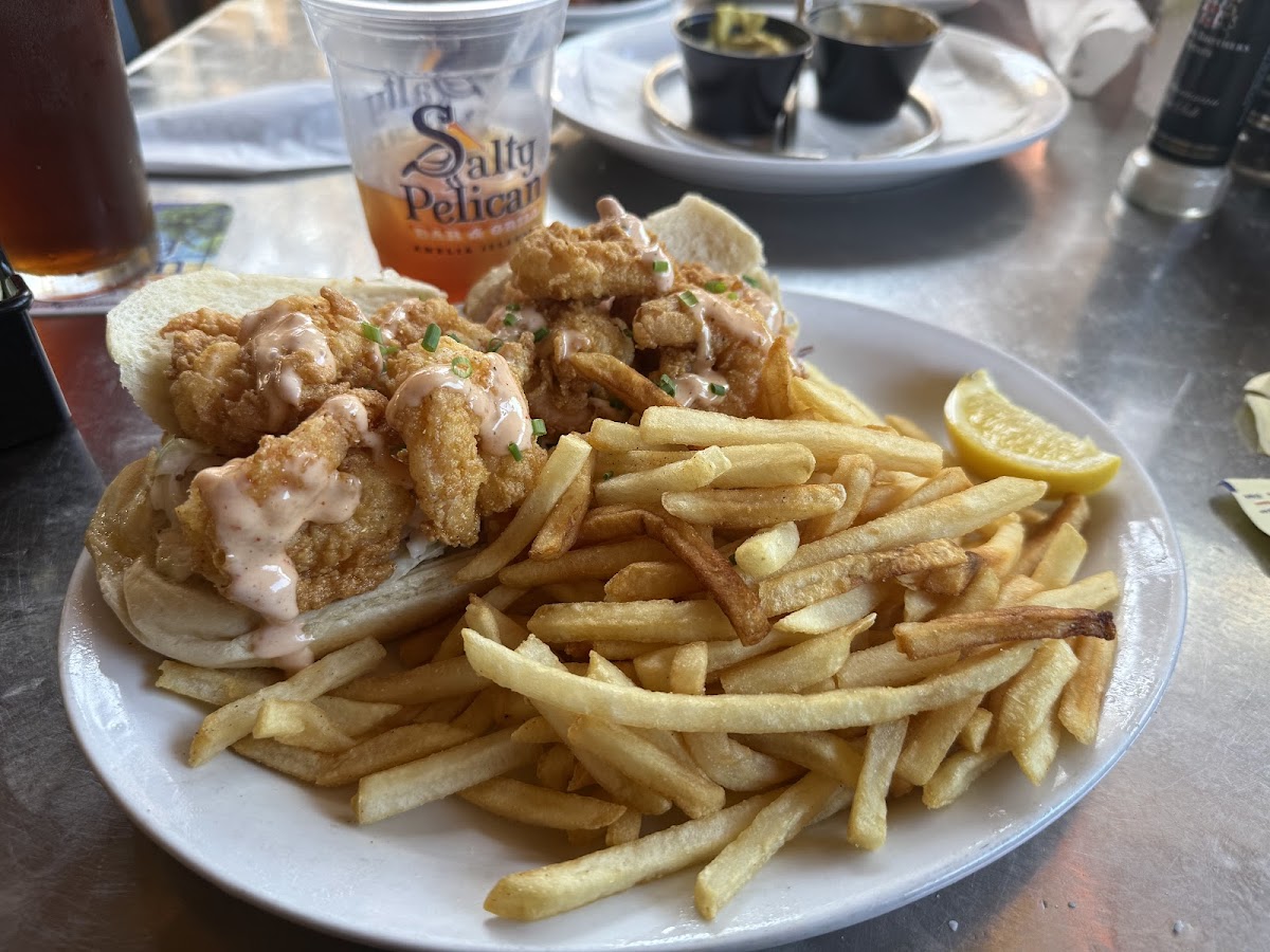 Salty Pelican Bar & Grill Photo 9