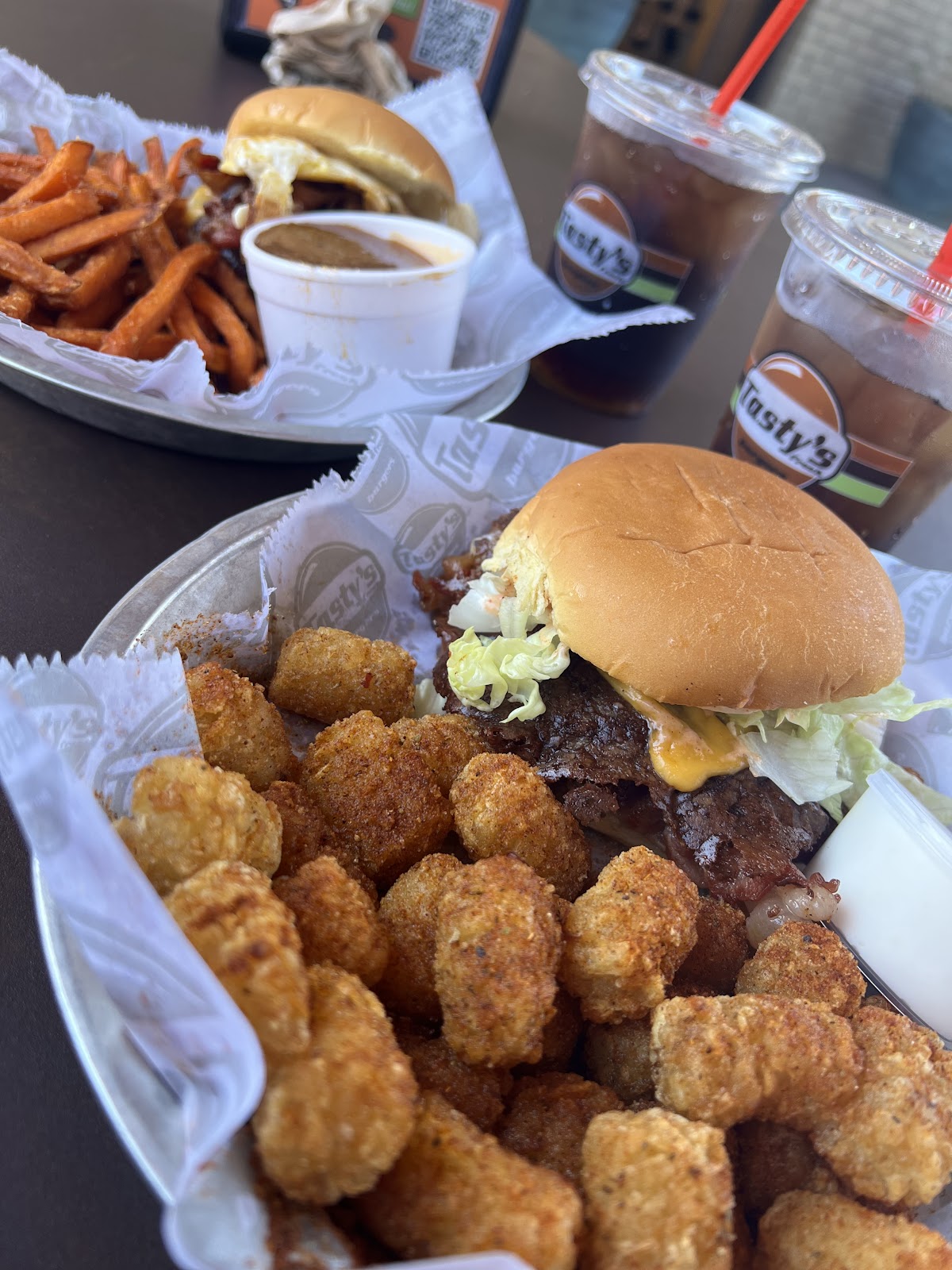 Tasty's Fresh Burgers Photo 4