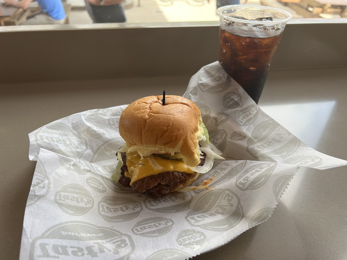 Tasty's Fresh Burgers Photo 8