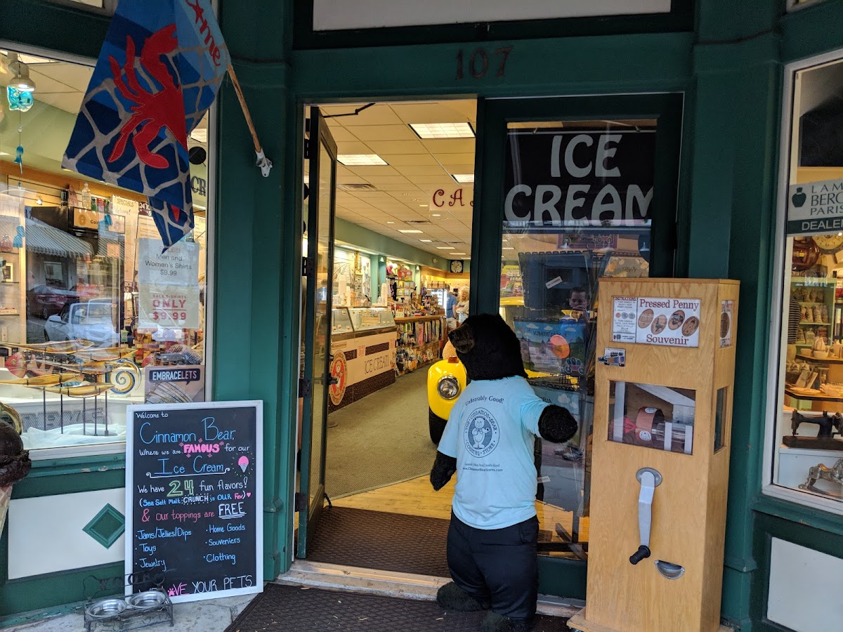 The Cinnamon Bear Country Store Photo 6