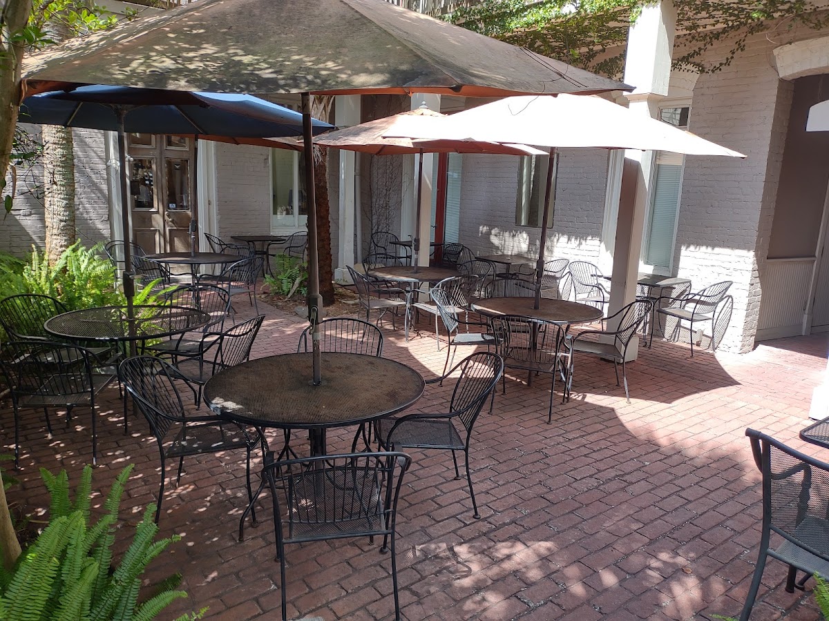 The Happy Tomato Courtyard Café & BBQ