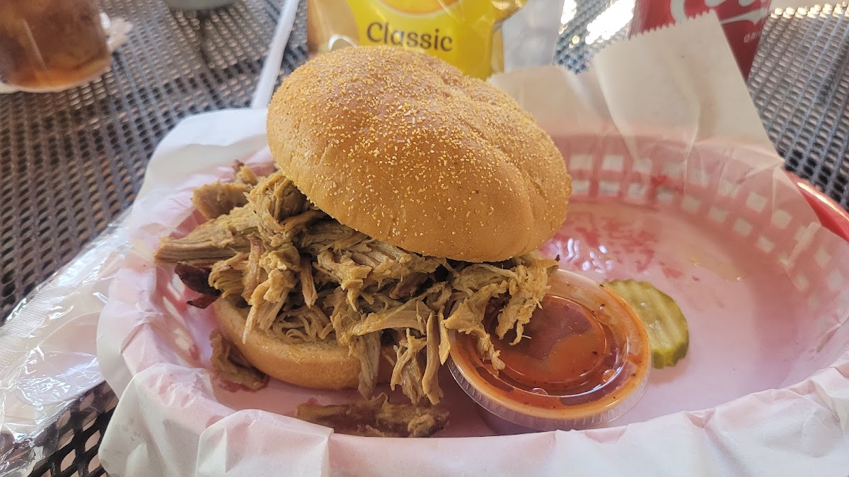 The Happy Tomato Courtyard Café & BBQ Photo 3