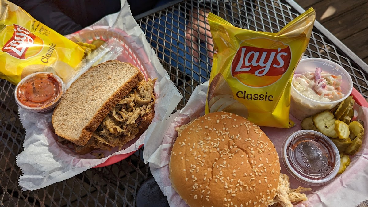 The Happy Tomato Courtyard Café & BBQ Photo 8