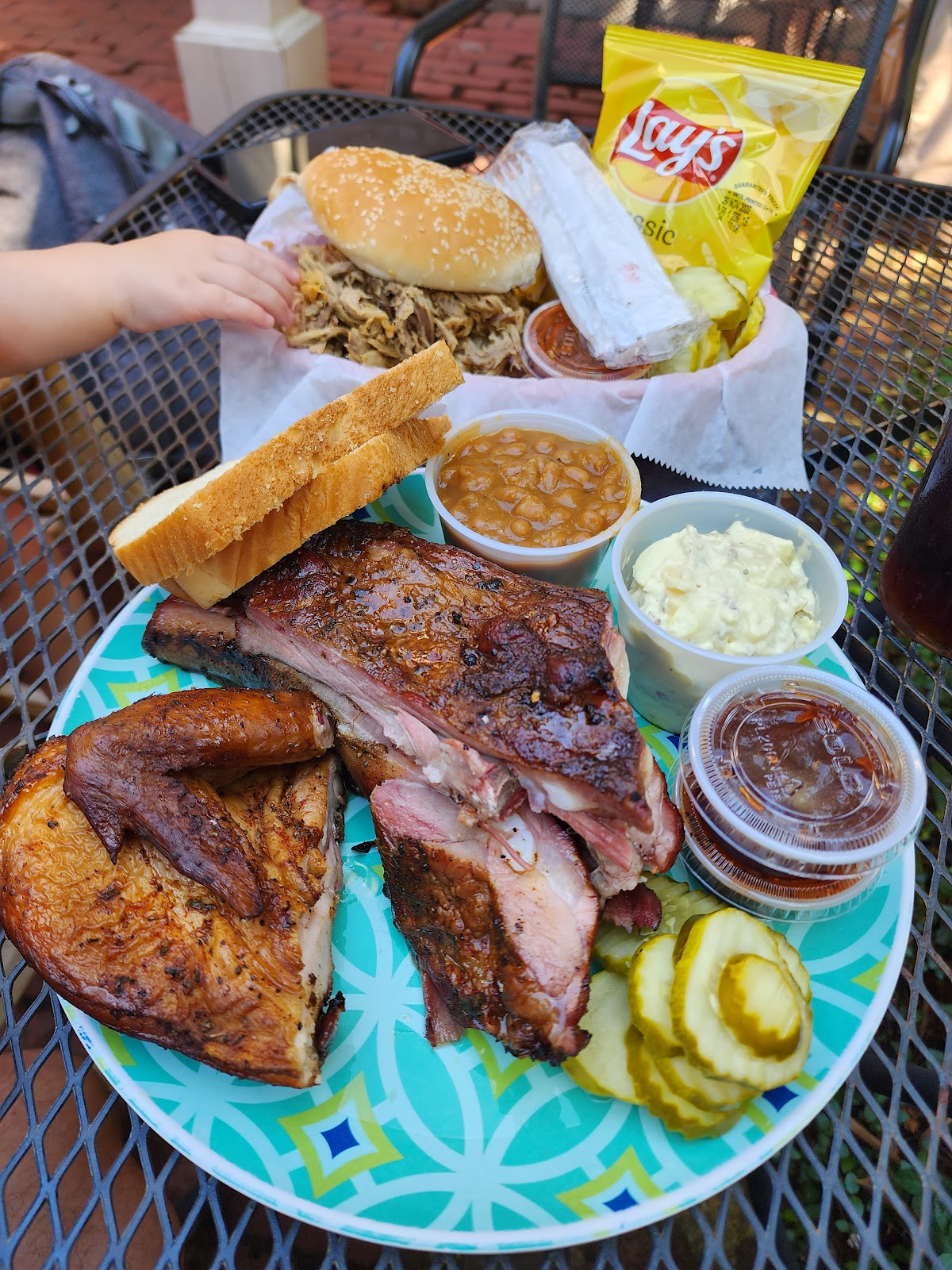 The Happy Tomato Courtyard Café & BBQ Photo 9