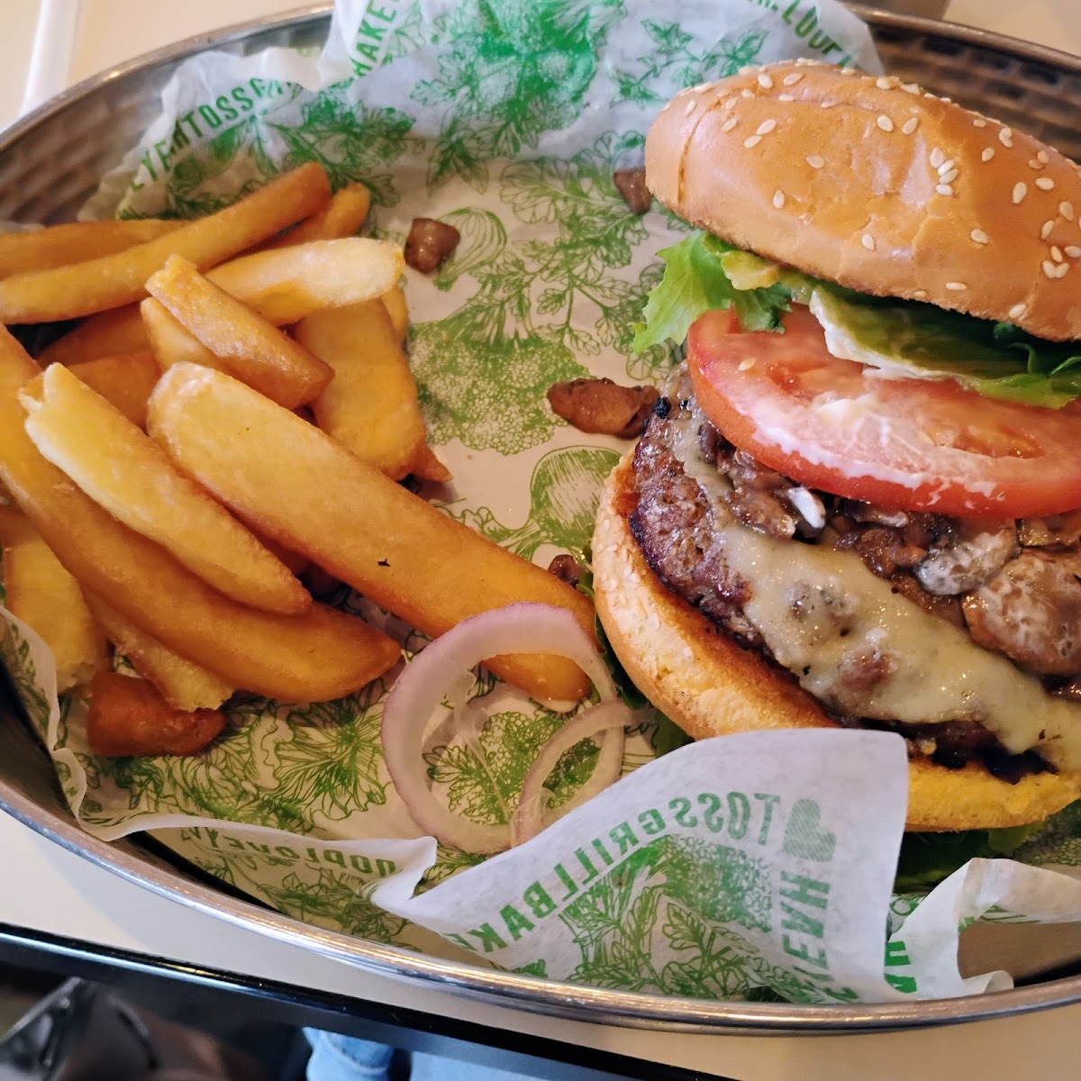 THE LOOP RESTAURANT Photo 3