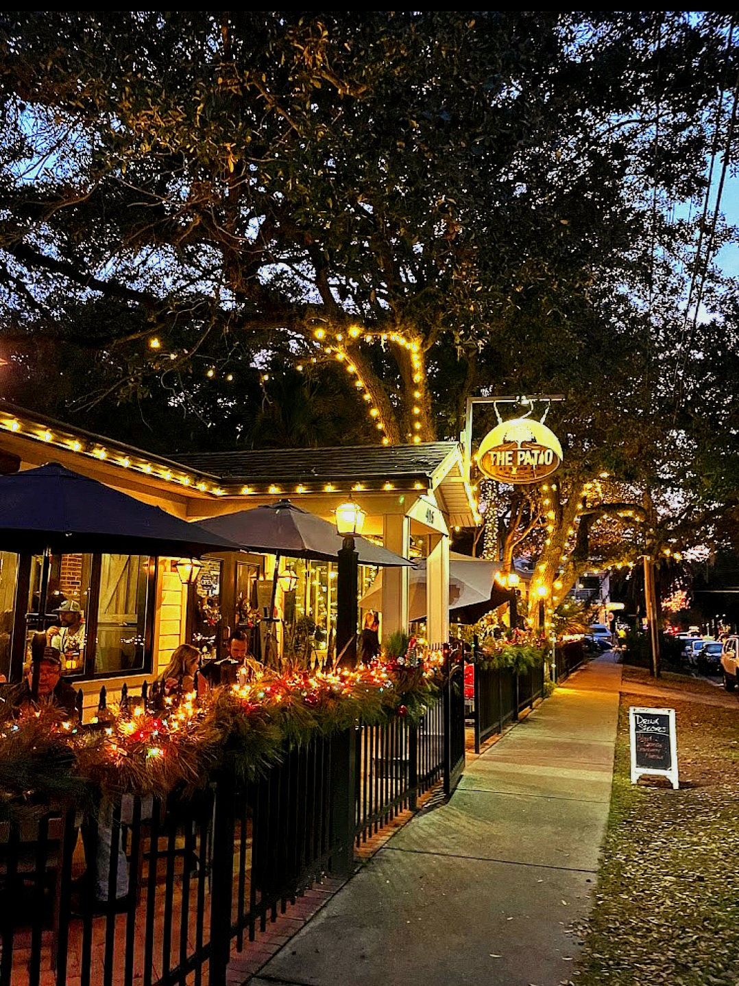 The Patio at 5th and Ash Restaurant Photo 3