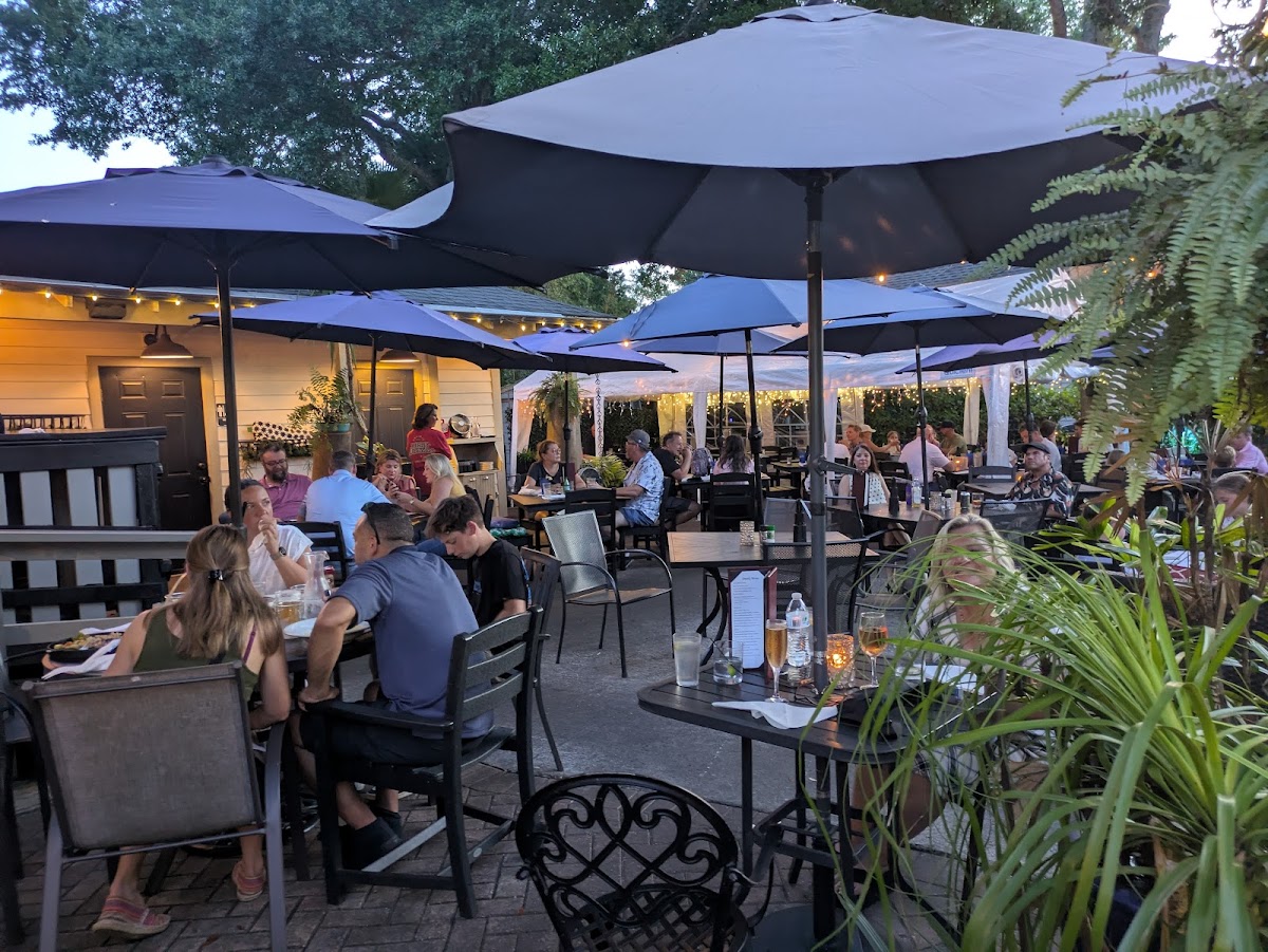 The Patio at 5th and Ash Restaurant Photo 2