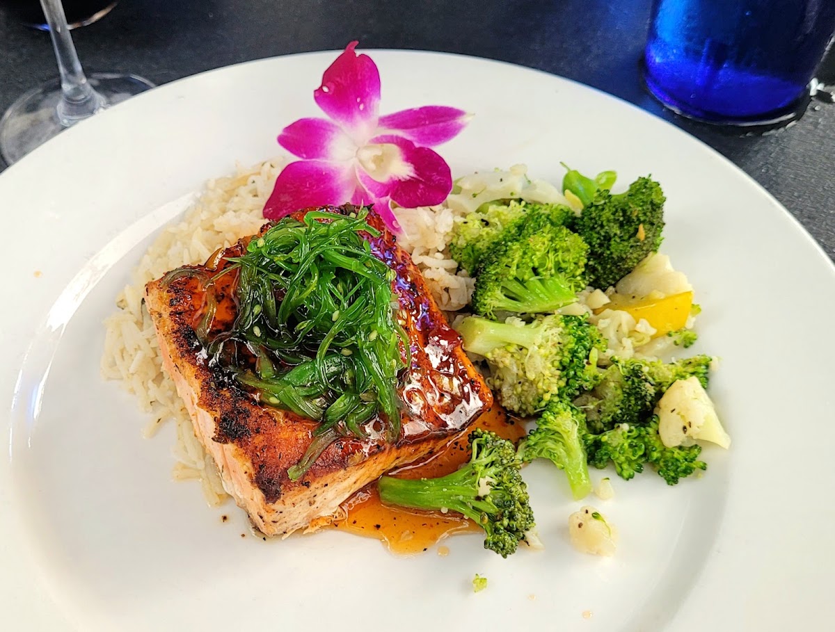 The Patio at 5th and Ash Restaurant Photo 5