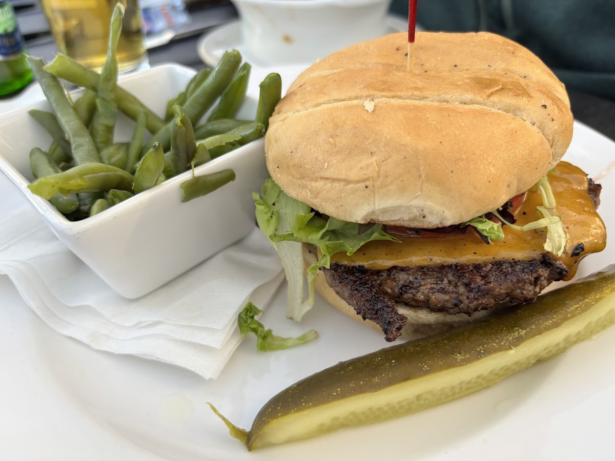 The Patio at 5th and Ash Restaurant Photo 9