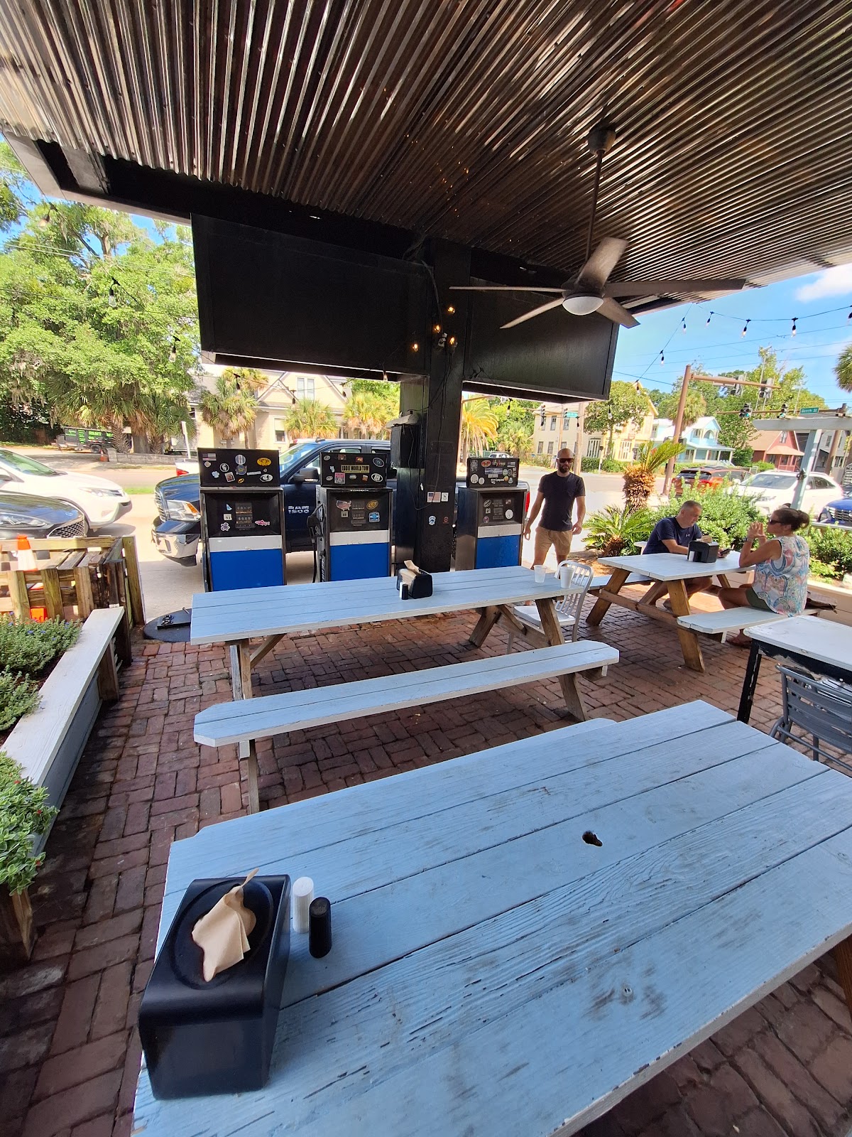 T-Rays Burger Station