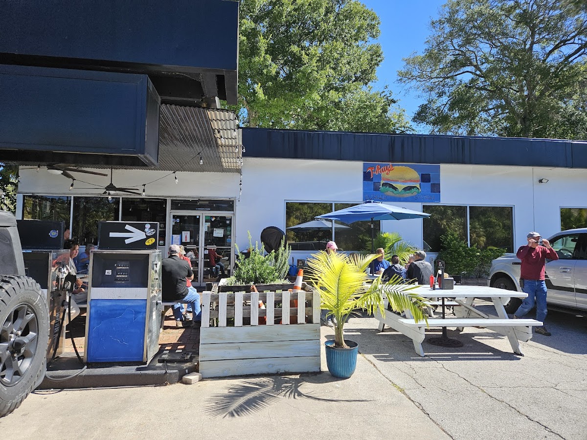 T-Rays Burger Station Photo 3