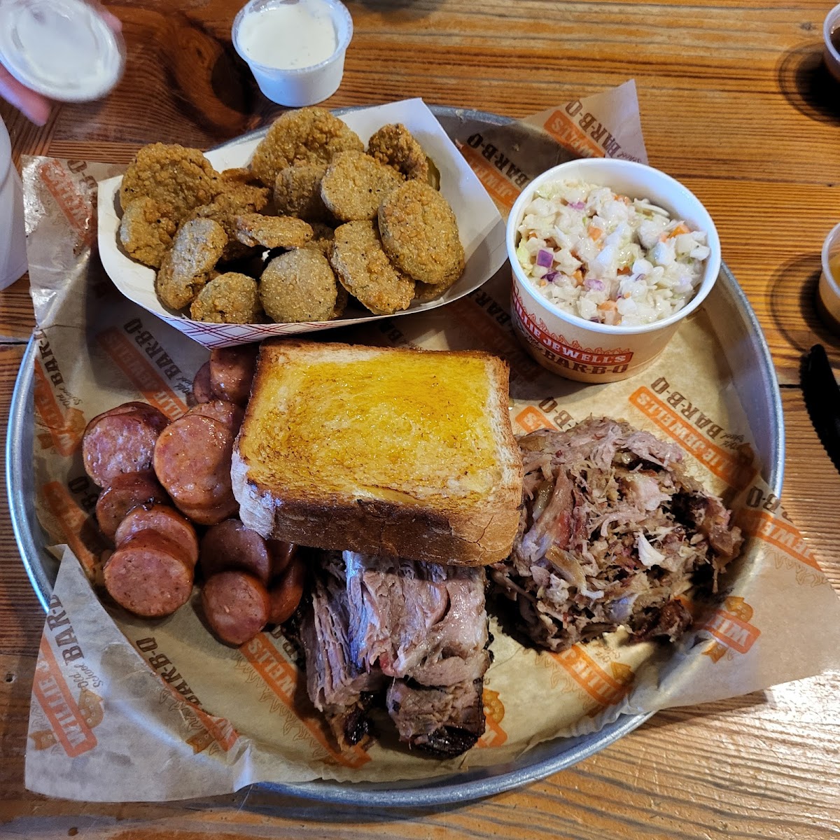 Willie Jewell’s Old School Bar-B-Q Photo 1