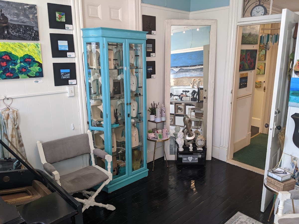 Blue Door Artists Photo 7