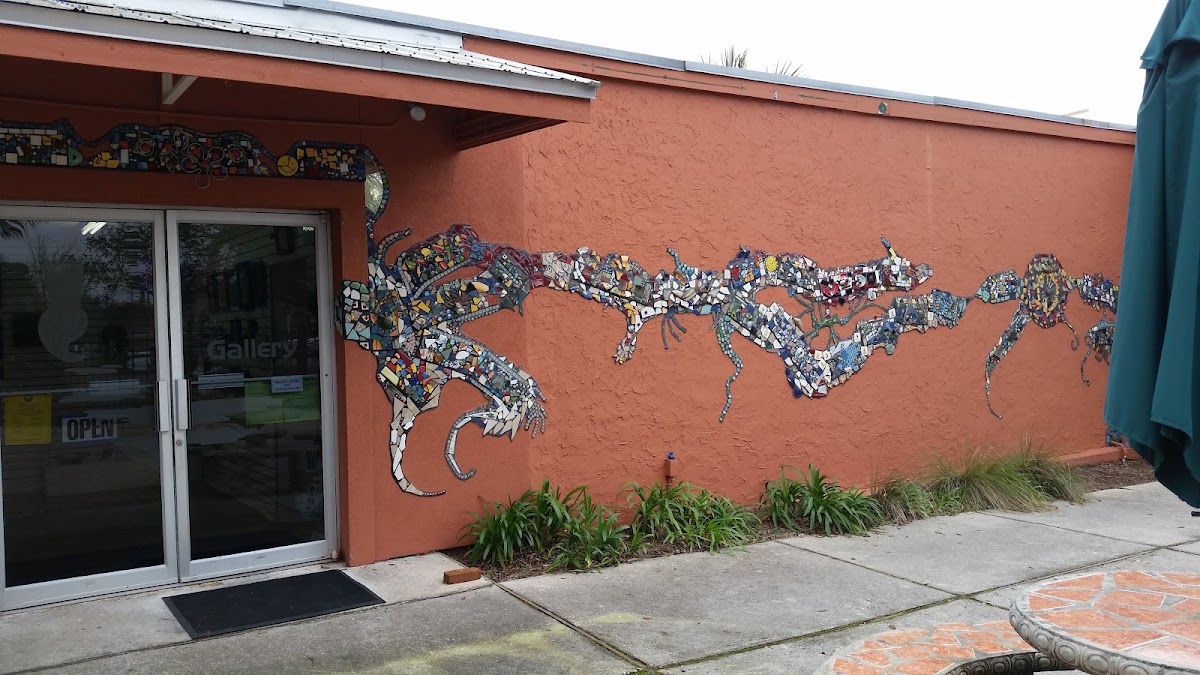 Color It Green Photo 3