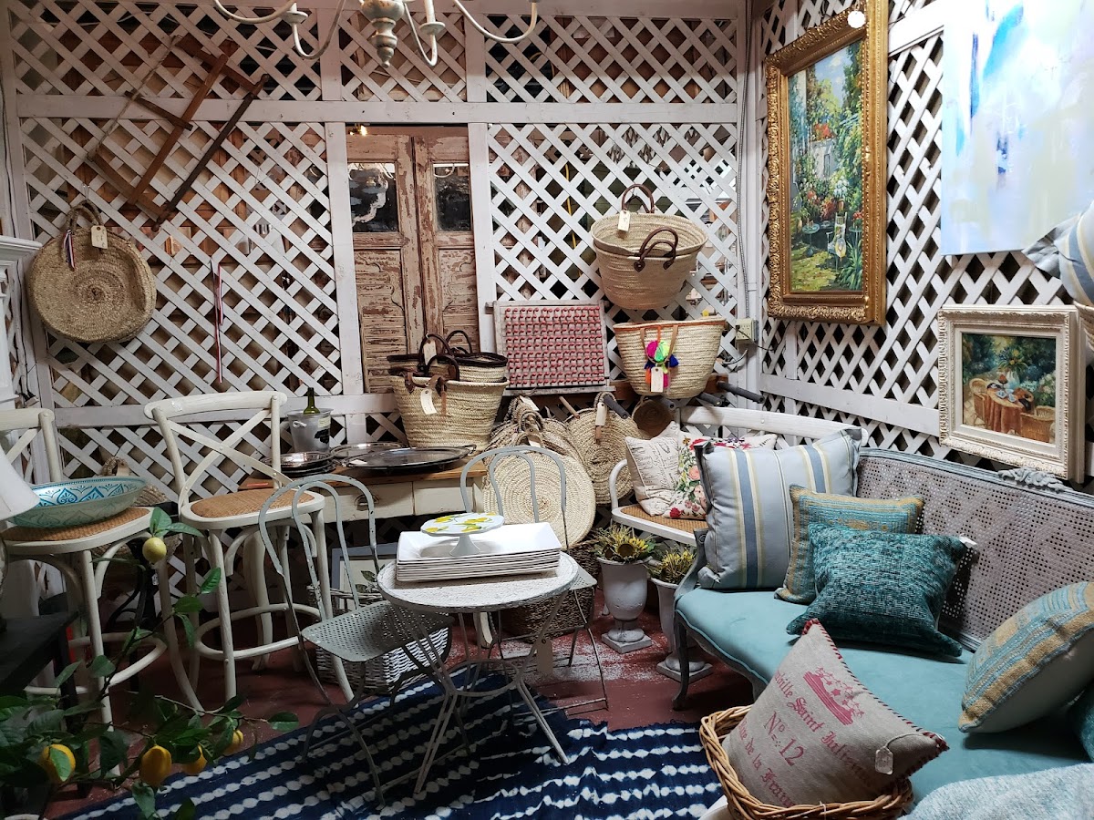 Eight Flags Antique Market Photo 2