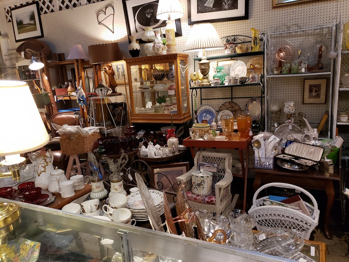 Eight Flags Antique Market Photo 4