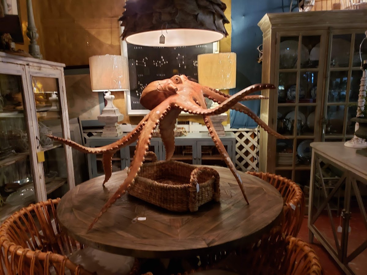 Eight Flags Antique Market Photo 5