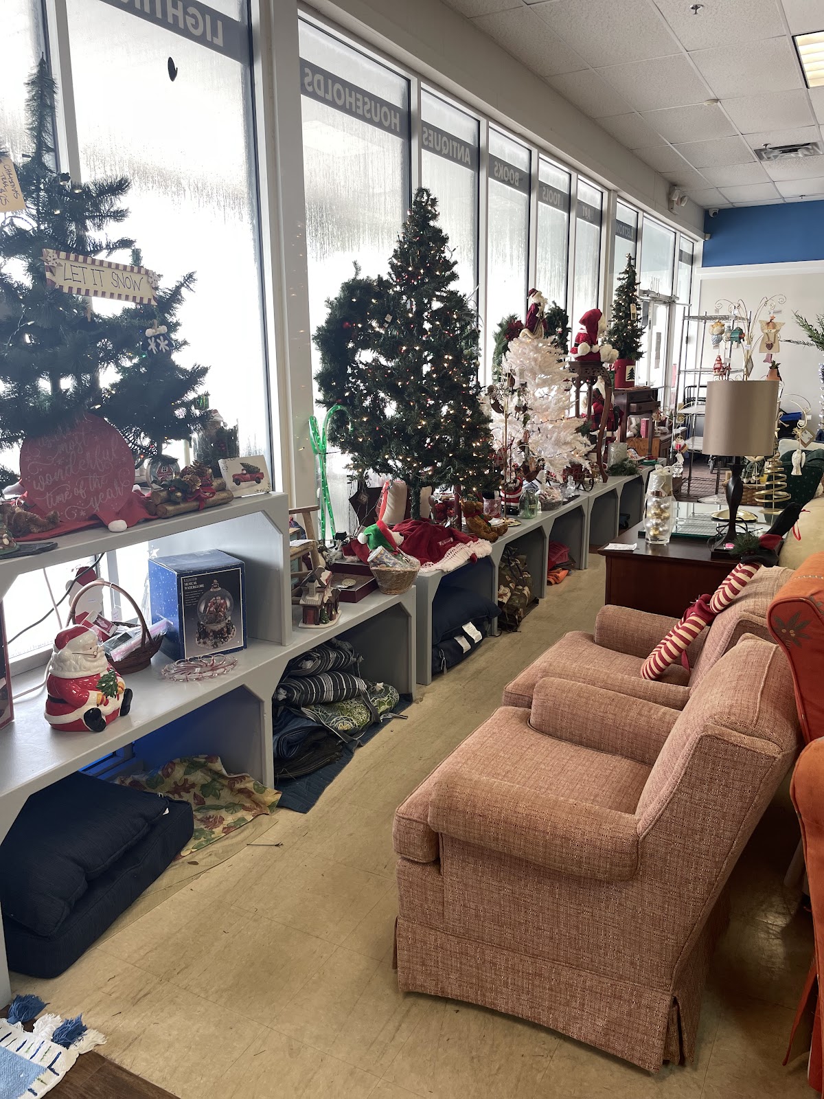 Second Chance Resale Store supporting Nassau Humane Society Photo 4