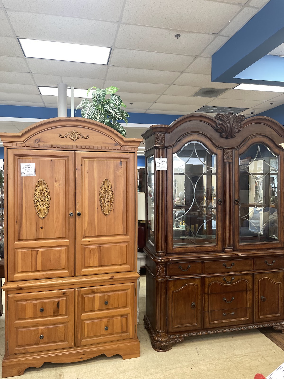 Second Chance Resale Store supporting Nassau Humane Society Photo 9