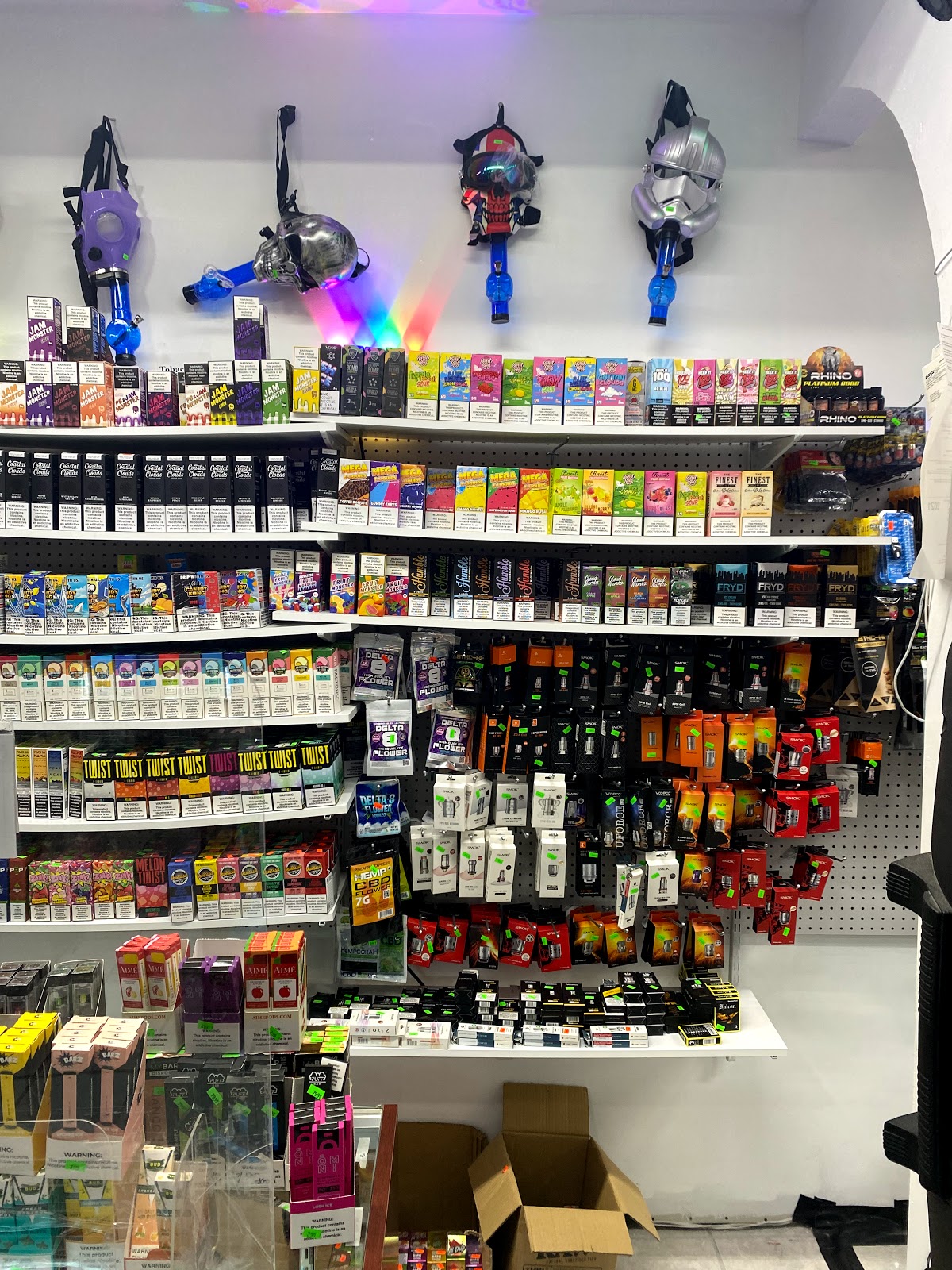 8th Street Smoke Shop Photo 1