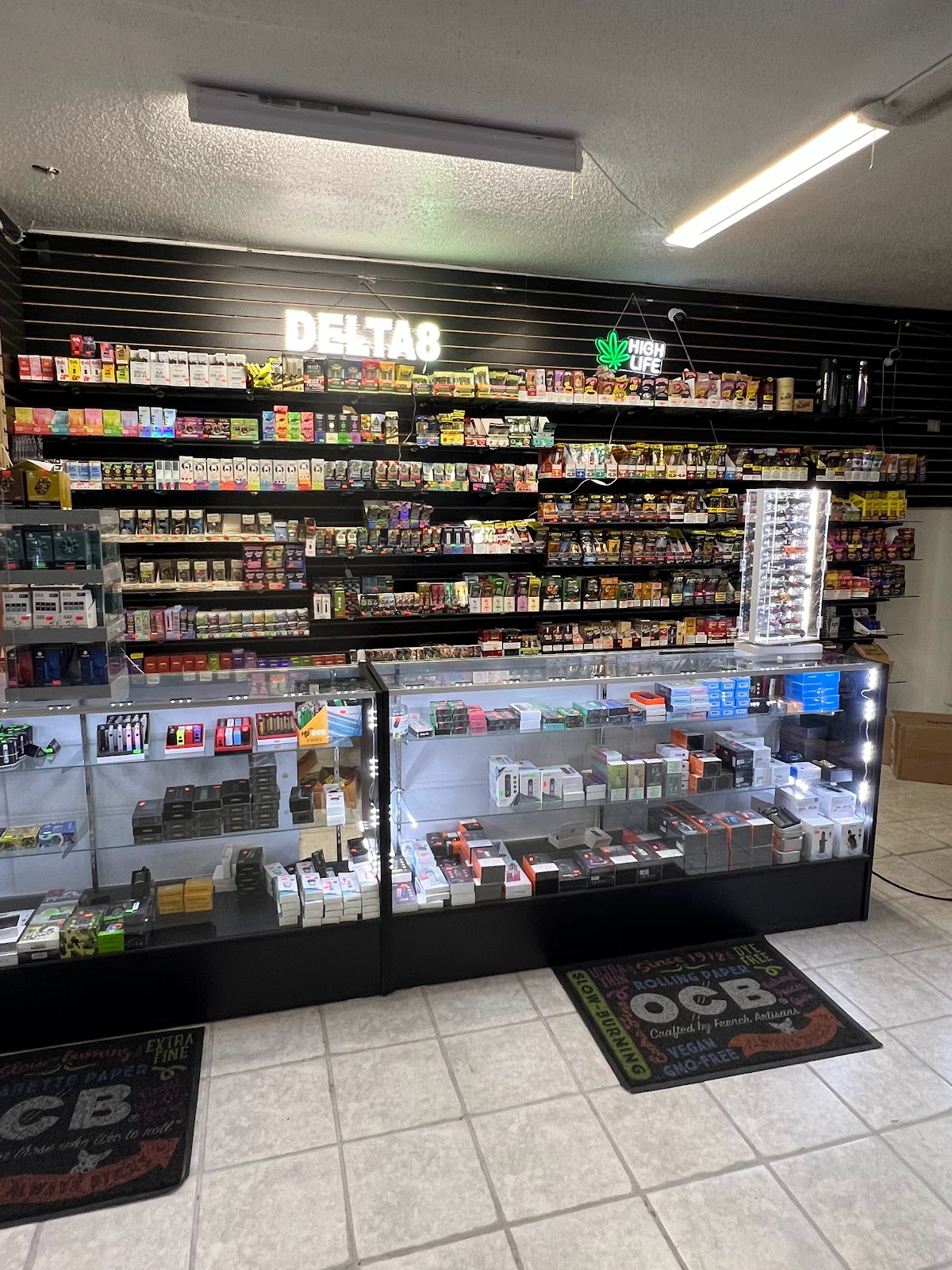 8th Street Smoke Shop Photo 2