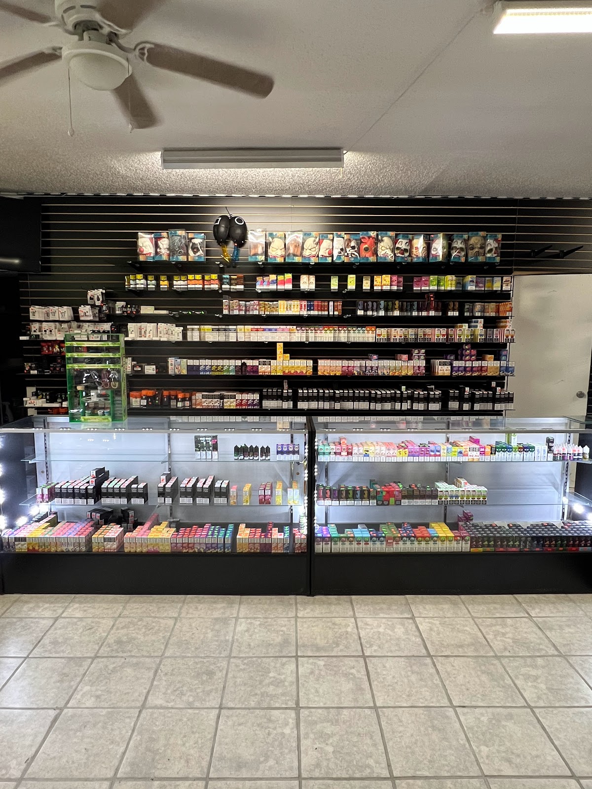 8th Street Smoke Shop Photo 9